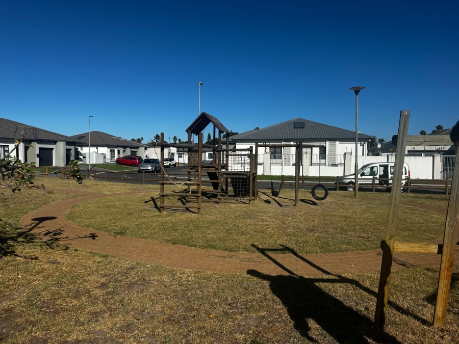 3 Bedroom Property for Sale in Table View Western Cape